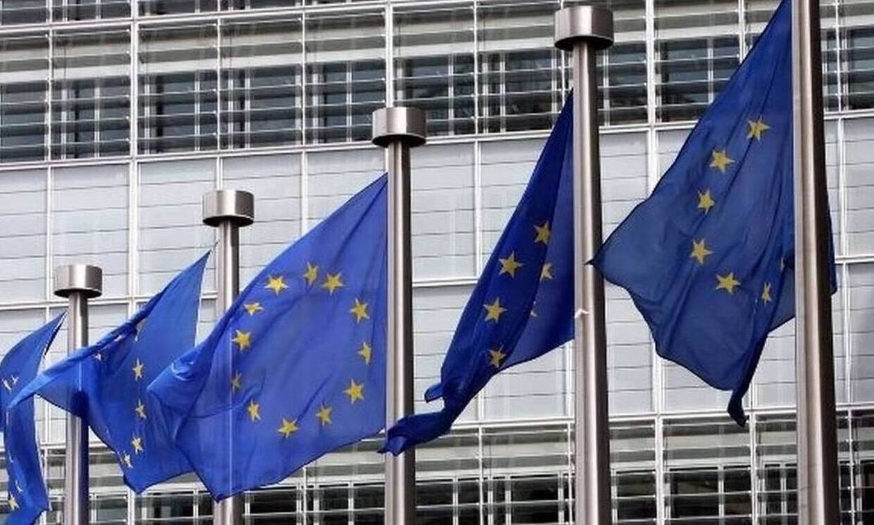 Κορονοϊός: Η Κομισιόν θέλει να υλοποιήσει το «πράσινο διαβατήριο» πριν από τον Ιούνιο