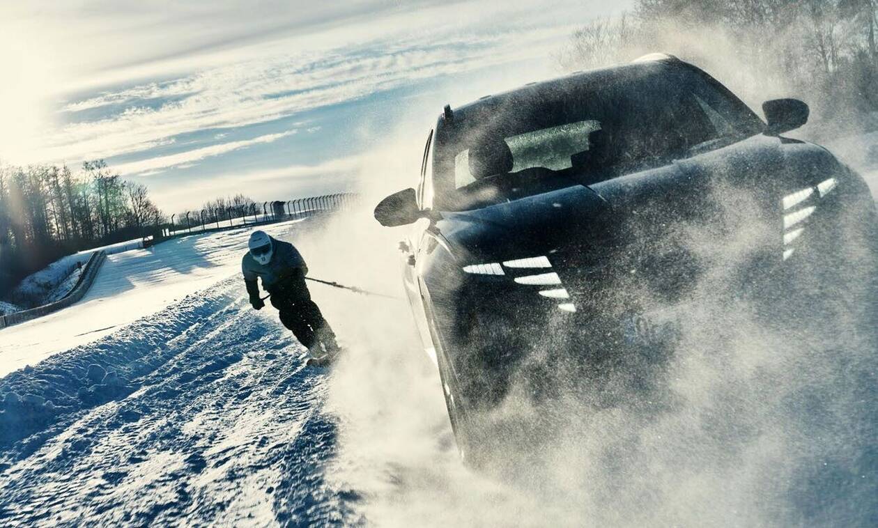 Η Hyundai το «διασκεδάζει» στα χιόνια
