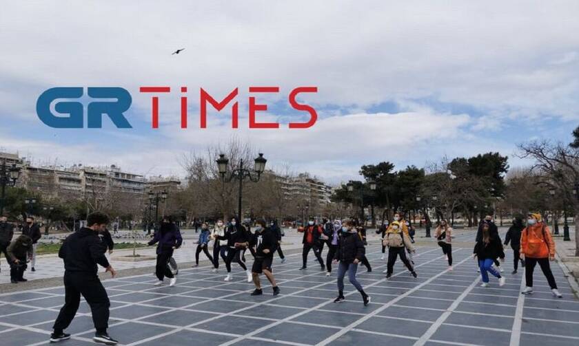Θεσσαλονίκη: Διαμαρτυρία με γυμναστική για να ανοίξουν σχολές και χώροι άθλησης (pics - vid)
