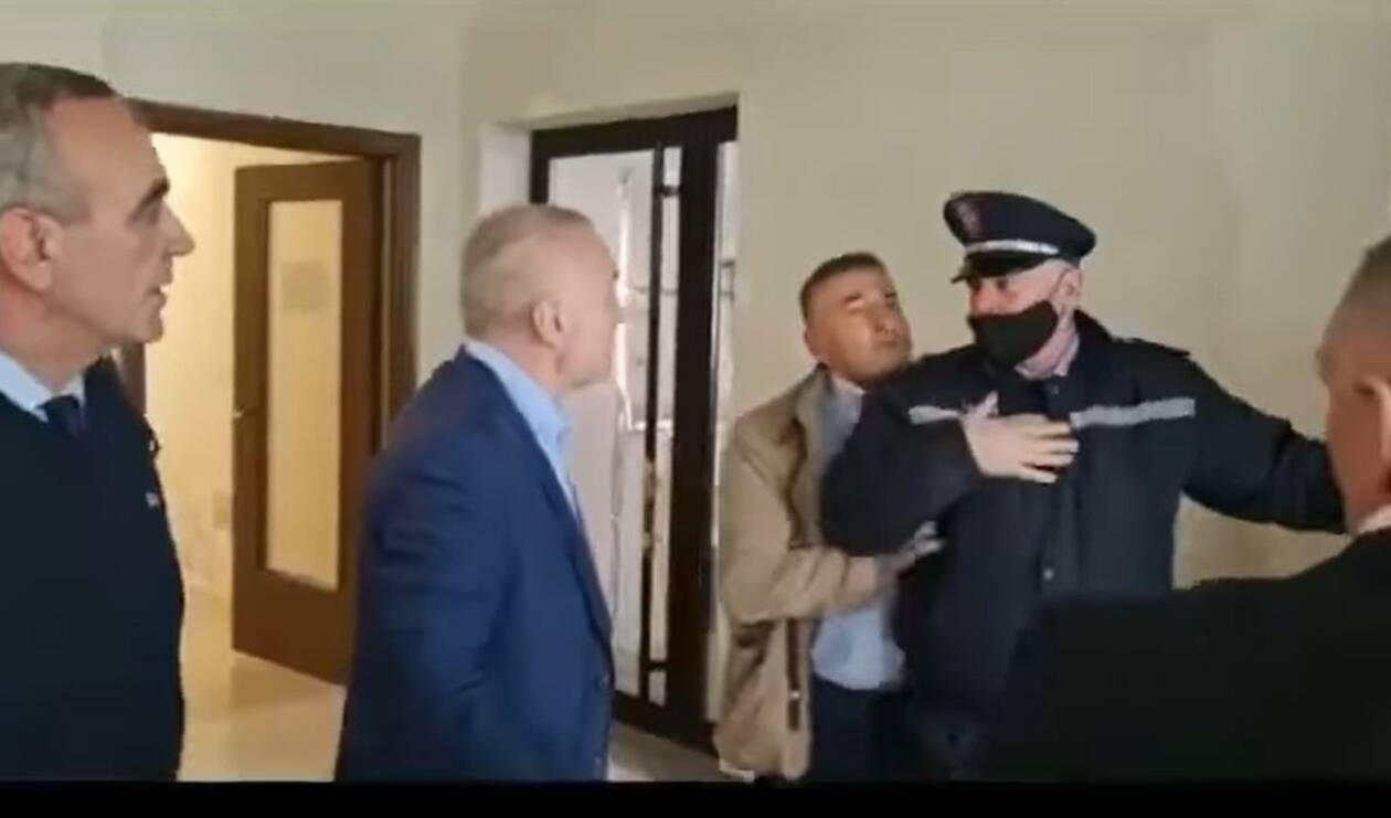 Αλβανία: Απίστευτο ξέσπασμα του Προέδρου της χώρας κατά αστυνομικών -«Θα σας πάω φυλακή»
