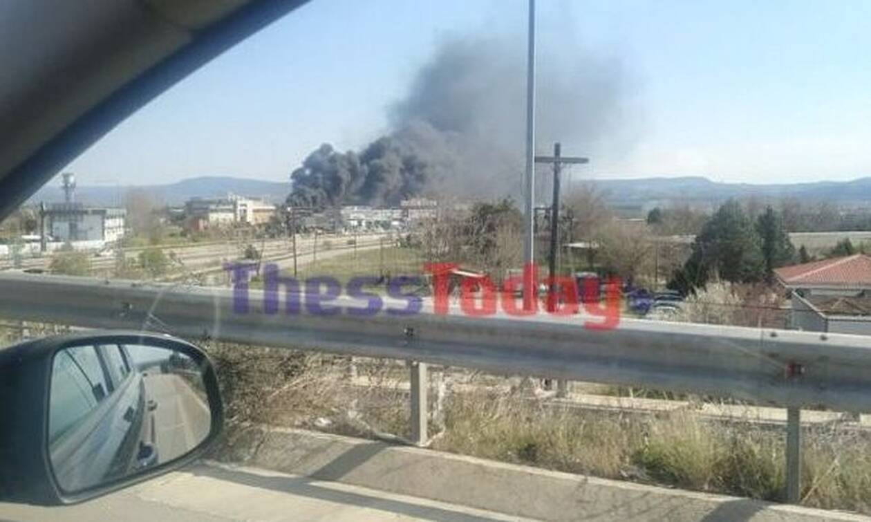 Συναγερμός στη Θεσσαλονίκη - Φωτιά κοντά σε στρατιωτικό αεροδρόμιο
