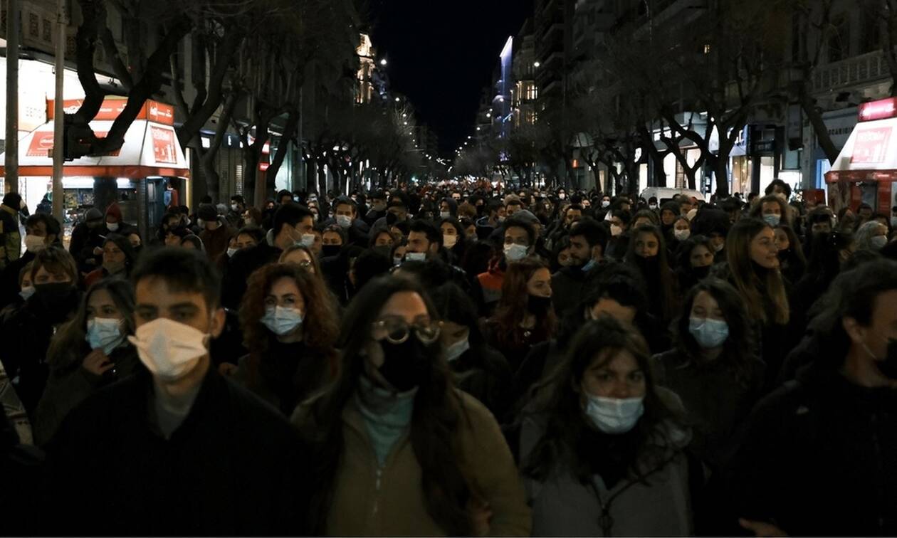 Θεσσαλονίκη: Συγκέντρωση και πορεία για τον ένα χρόνο της πανδημίας
