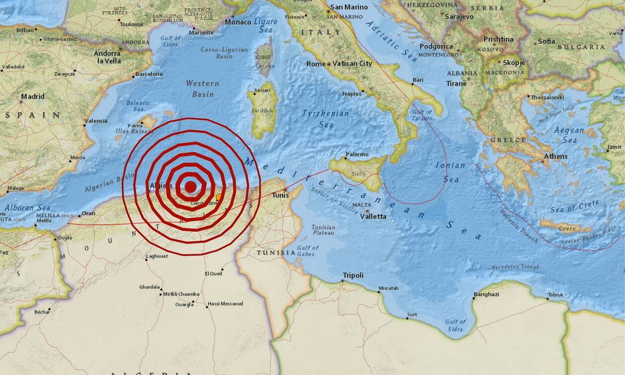 Ισχυρός σεισμός 6 Ρίχτερ στην Αλγερία (pics)
