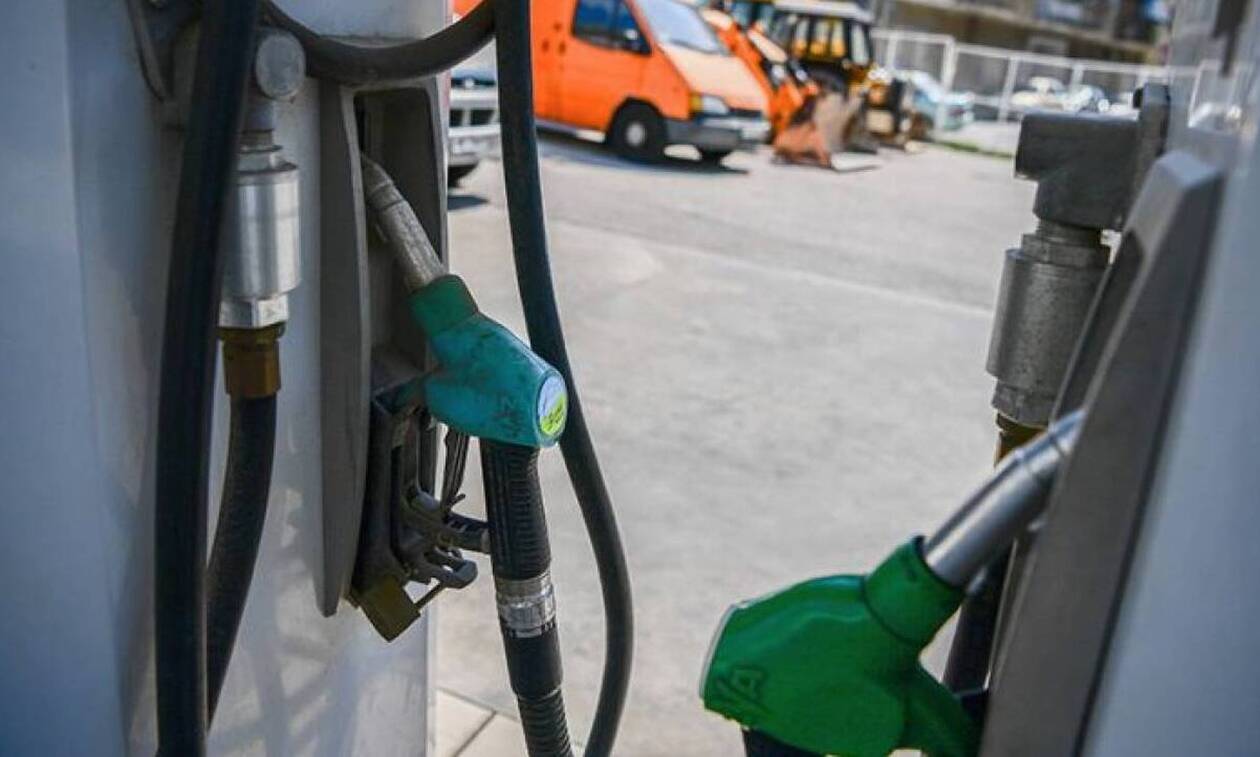 «Φωτιά» οι τιμές βενζίνης και πετρελαίου θέρμανσης – Πόσο έχουν ακριβύνει στο εξάμηνο
