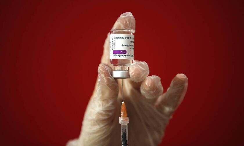 Εμβόλιο AstraZeneca: Η πρώτη αντίδραση της εταιρείας μετά την απόφαση του ΕΜΑ