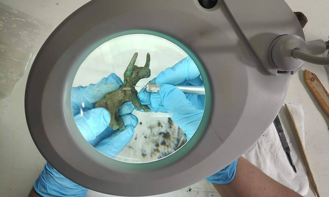 Σπουδαία ανακάλυψη: Βρέθηκε τυχαία χάλκινο ειδώλιο ταύρου στον Αρχαιολογικό Χώρο Ολυμπίας