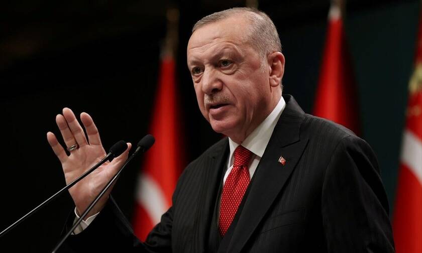 «Βυθίζεται» η τουρκική οικονομία: Ο Ερντογάν «ξήλωσε» τον διοικητή της Κεντρικής Τράπεζας