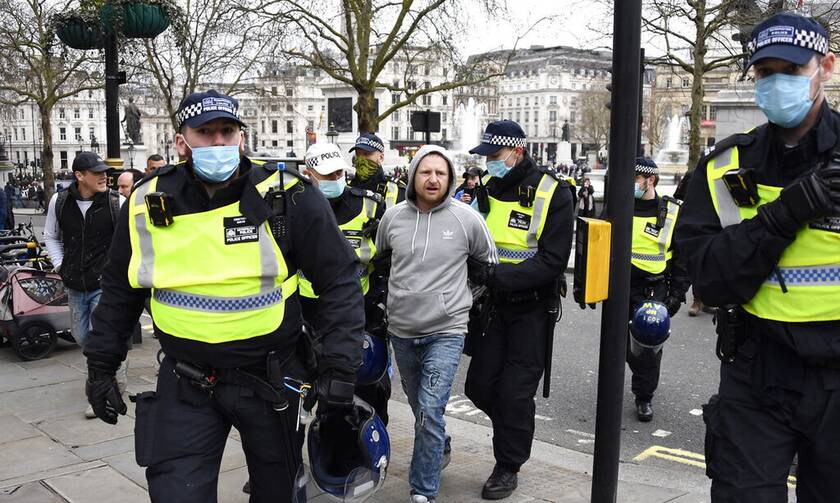 Λονδίνο: Συγκρούσεις διαδηλωτών και αστυνομίας κατά την διάρκεια πορείας κατά των μέτρων
