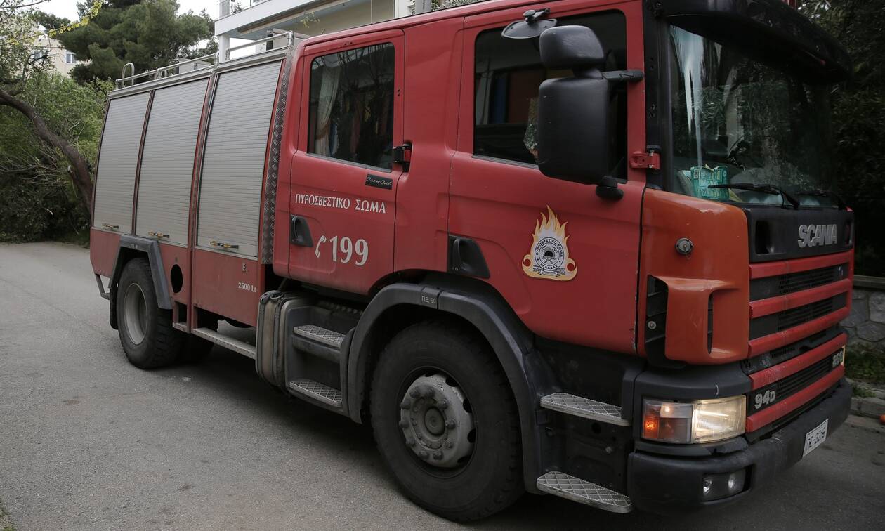 Φωτιά σε εργοστάσιο ανακύκλωσης στο Σχηματάρι - Συναγερμός στην Πυροσβεστική