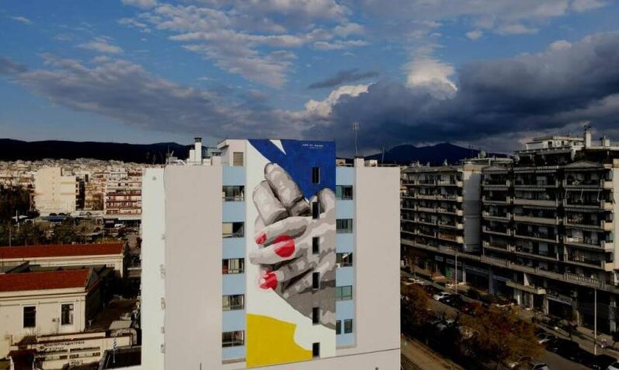 Θεσσαλονίκη: Συγκλονίζει η νέα τοιχογραφία στο Ιπποκράτειο - Δείτε τι συμβολίζει 