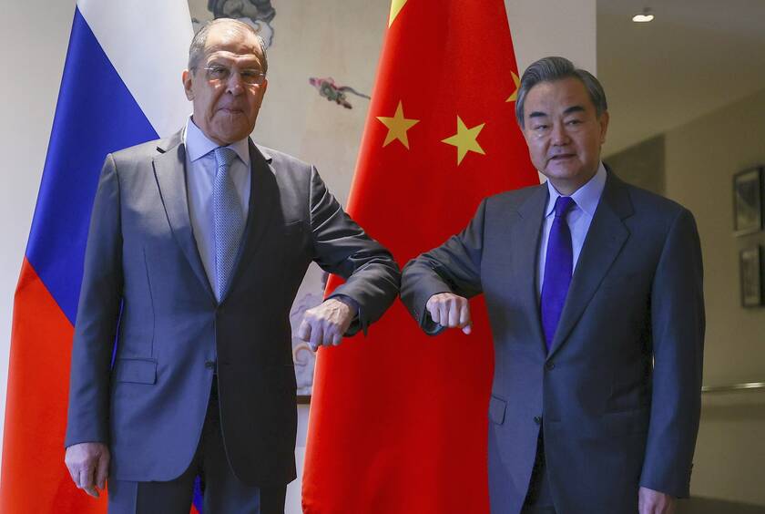 «Συμμαχία» Ρωσίας και Κίνας απέναντι στη Δύση: Κοινή «αντεπίθεση» στις δυτικές κυρώσεις 