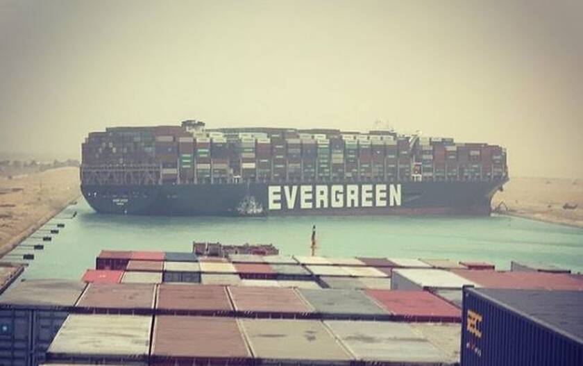 «Φράκαρε» η Διώρυγα του Σουέζ: Προσάραξη γιγαντιαίου πλοίου μεταφοράς κοντέινερ