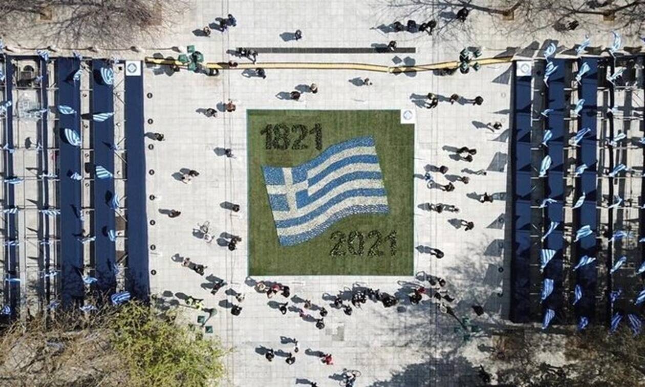 25η Μαρτίου: Ετσι στολίζεται η Αθήνα για τα 200 χρόνια από την Ελληνική Επανάσταση