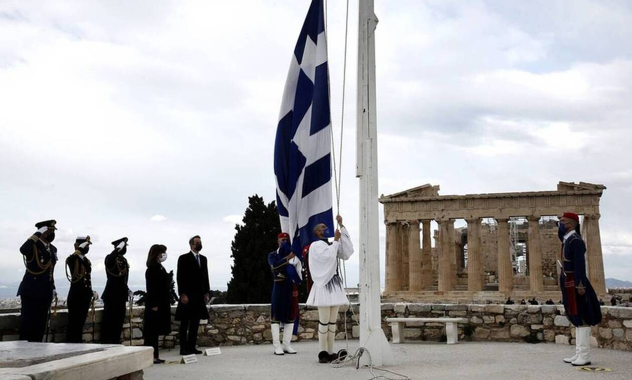 25η Μαρτίου: Η έπαρση της σημαίας στην Ακρόπολη (vids)