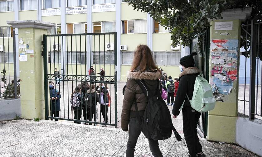 Lockdown: Προς άνοιγμα τα σχολεία και οι μετακινήσεις από δήμο σε δήμο