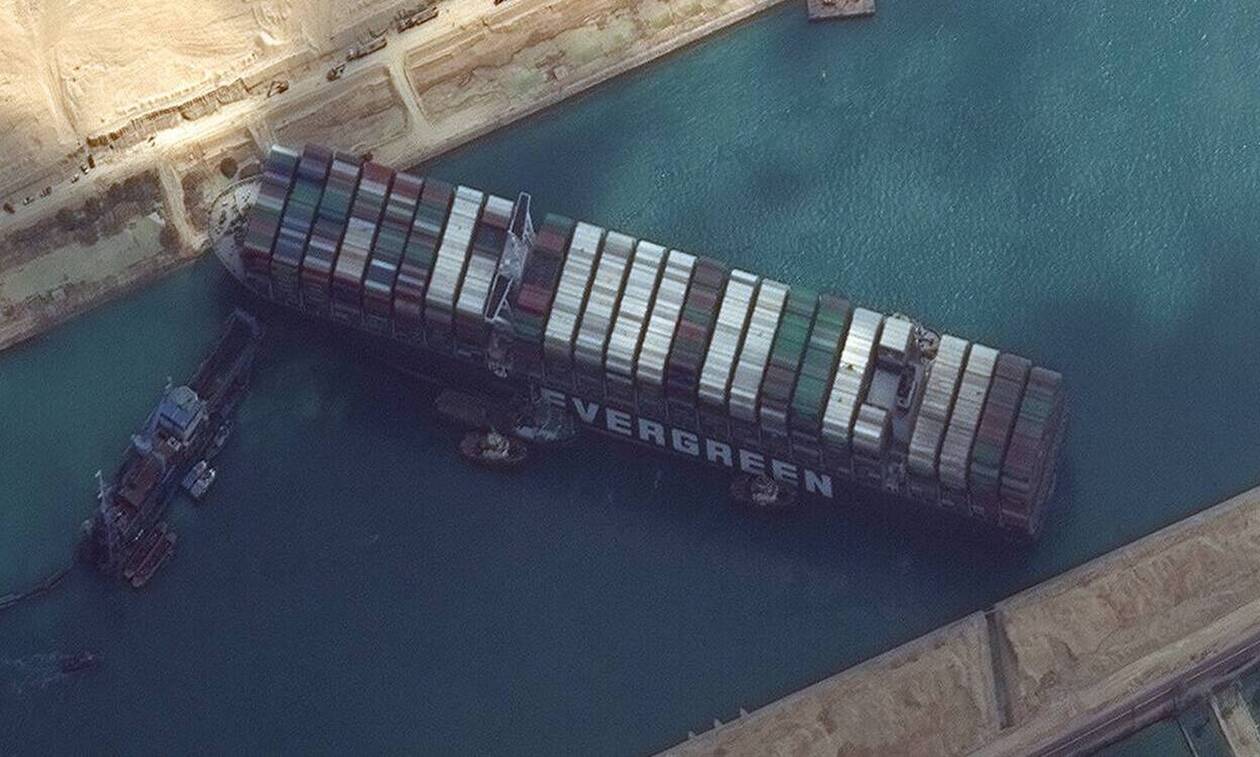 Διώρυγα του Σουέζ - Ever Given: Η παγκόσμια ναυσιπλοΐα «εγκλωβίστηκε» με μια ριπή του ανέμου