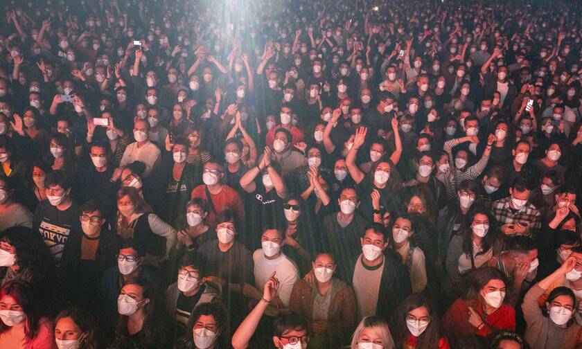 Συναυλία - πείραμα στη Βαρκελώνη: 5.000 θεατές με rapid test και μάσκες