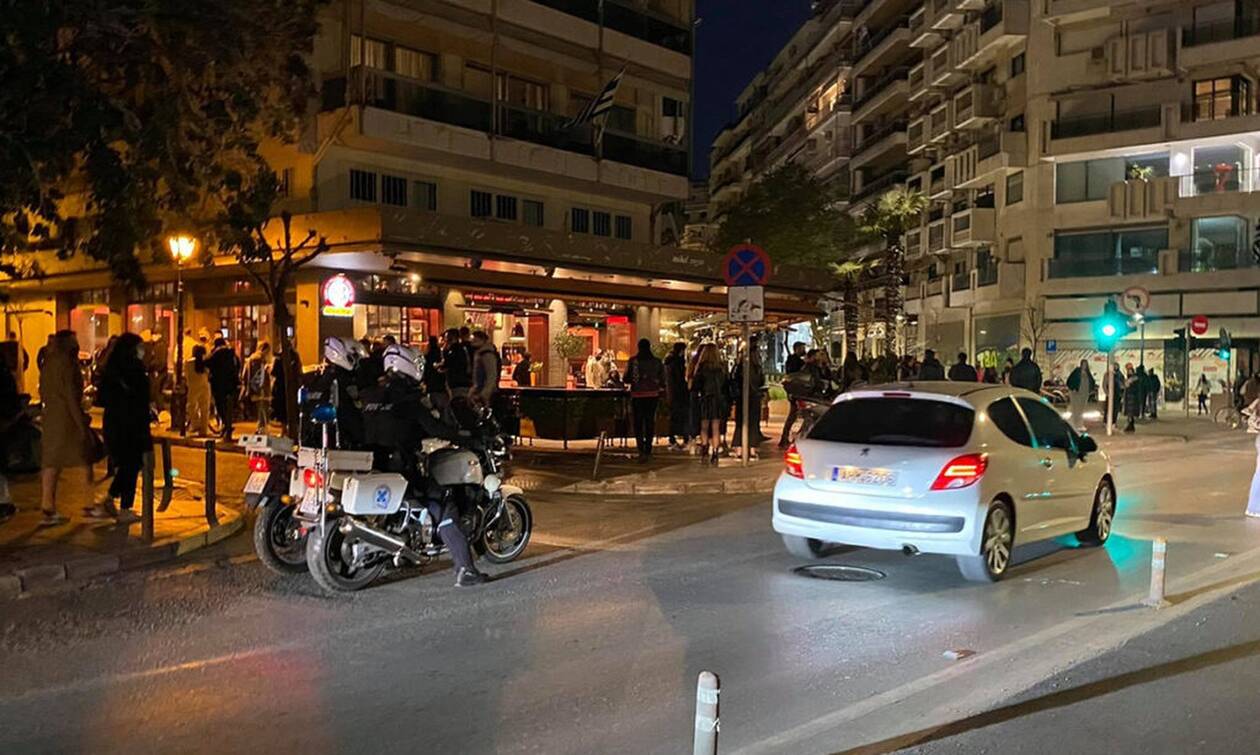 Lockdown: Συνωστισμός ξανά σε μπαρ στην Θεσσαλονίκη - Έλεγχοι της ΕΛ.ΑΣ. (pics)