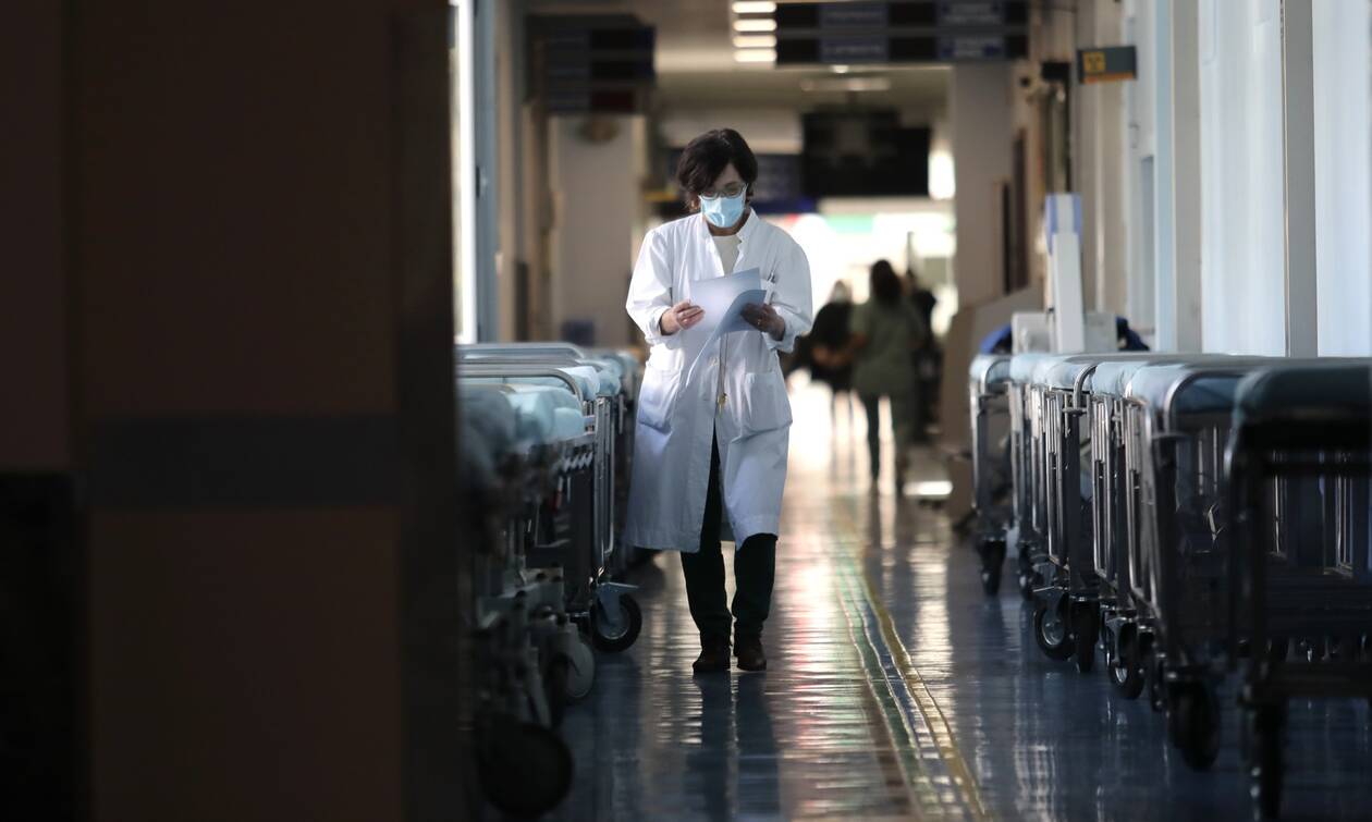 Ρεπορτάζ Newsbomb.gr: «Ασφυξία» στα νοσοκομεία της Αθήνας - «126 ασθενείς περιμένουν για ΜΕΘ»