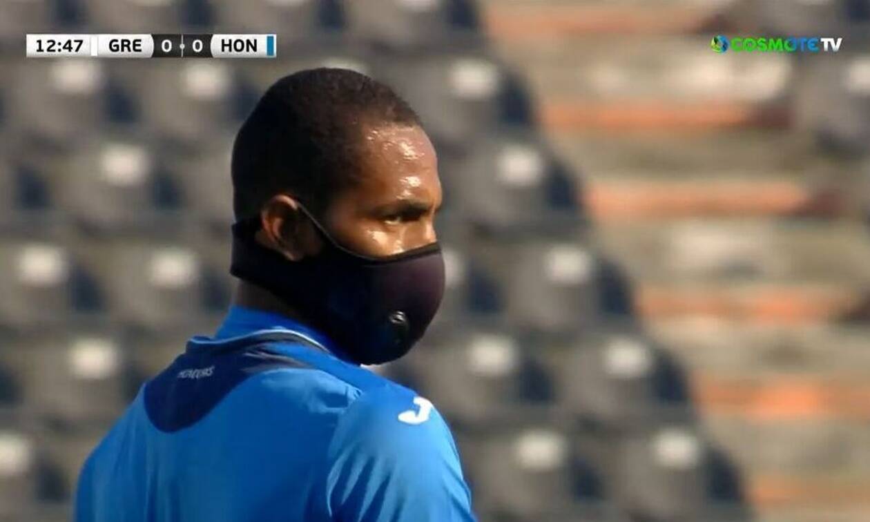Εθνική ομάδα: Παίκτης της Ονδούρας παίζει με μάσκα! - Ο πρώτος ποδοσφαιριστής στον κόσμο (video)