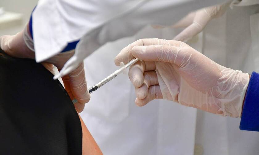 Κορoνοϊός - Σουηδία: Στο «πάγο» οι εμβολιασμοί όλων των ενηλίκων - Τι συνέβη