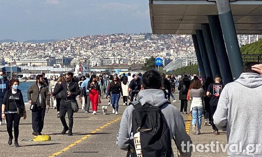 Θεσσαλονίκη: Χιλιάδες πολίτες βγήκαν για βόλτα στη νέα παραλία (pics - vid)
