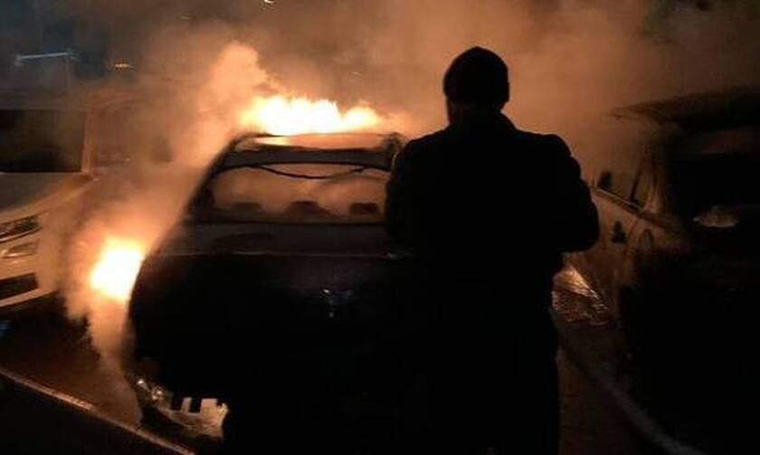 Ανατίναξαν αυτοκίνητο δημοσιογράφου – Όσα κατέγραψε η κάμερα ασφαλείας (photos+video)