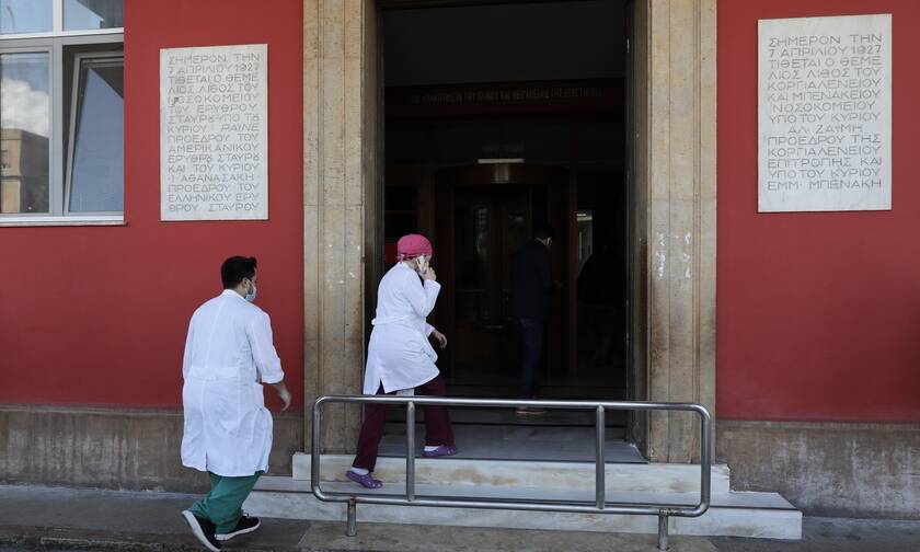 Κορονοϊός - Βασιλακόπουλος: «Τα νοσοκομεία είναι γεμάτα με κόσμο που κόλλησε με μεγάλες... φούσκες»