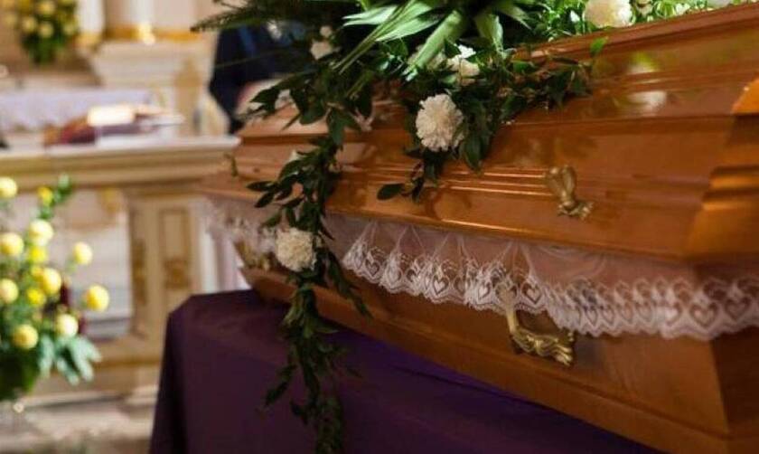 Κορονοϊός Κρήτη: Κηδεία γέμισε χωριό με κρούσματα - Μεγάλη ανησυχία