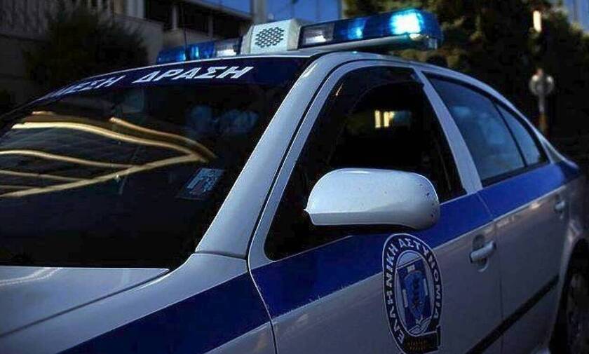 Κρήτη: Έτρεχε να γλυτώσει από τους αστυνομικούς με τον καφέ στα χέρια επειδή δεν φόραγε μάσκα