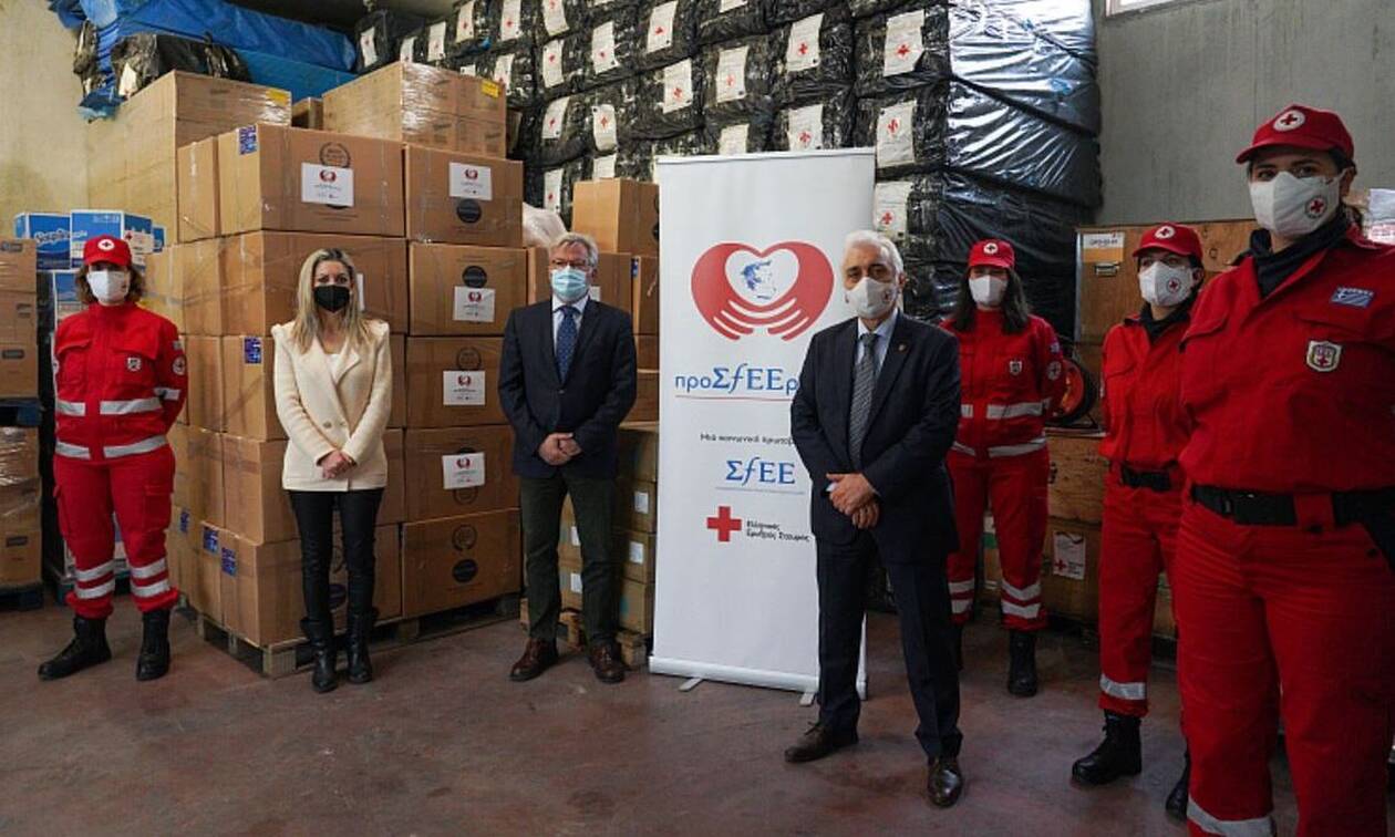 Ο ΣΦΕΕ στηρίζει την κοινωνία μαζί με τον Ελληνικό Ερυθρό Σταυρό στη μάχη κατά της πανδημίας