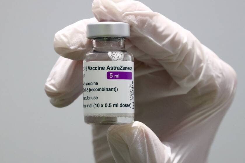 EMA: Δεν βρίσκουμε σχέση του εμβολίου της AstraZeneca με θρομβώσεις, μα συνεχίζεται η έρευνα