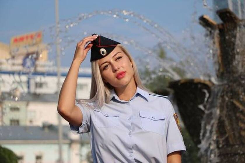 H «πιο όμορφη αστυνομικός της Ρωσίας» έχασε τη δουλειά της και δεν μπορεί να την πάρει πίσω