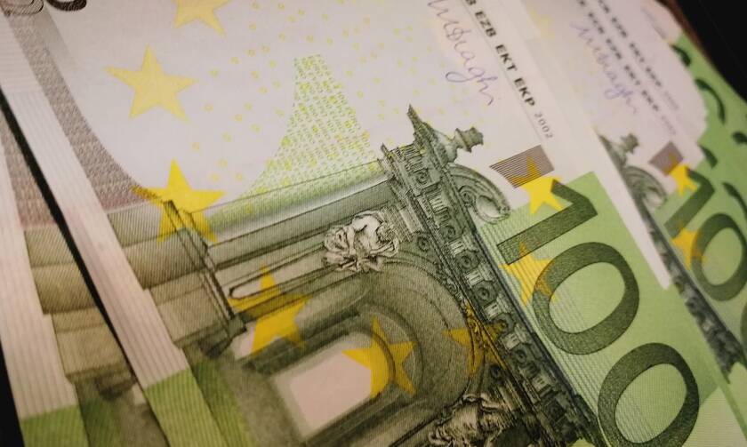 Επίδομα 400 ευρώ: Διευρύνονται οι δικαιούχοι - Πότε θα πληρωθούν