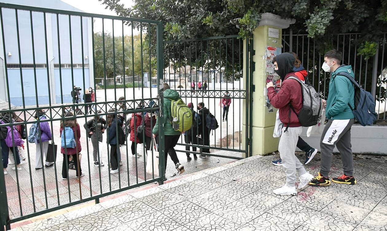 Σκέρτσος: Προτεραιότητα το άνοιγμα των σχολείων – Τι είπε για την εστίαση