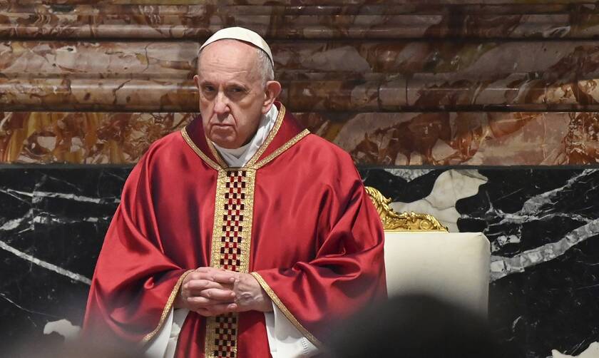 Ιταλία: Ο πάπας Φραγκίσκος επισκέφθηκε την αίθουσα του Βατικανού όπου εμβολιάζονται άστεγοι