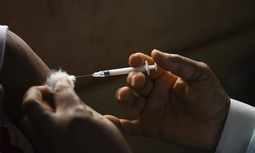 Εμβολιαστικό «αλαλούμ» στη Γερμανία: Συστήνουν δεύτερη δόση Pfizer μετά από πρώτη με AstraZeneca