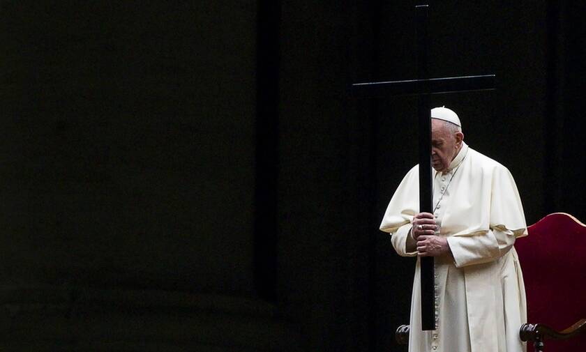 Tο βράδυ της Παρασκευής ο πάπας Φραγκίσκος τέλεσε τον δεύτερο Δρόμο του Σταυρού