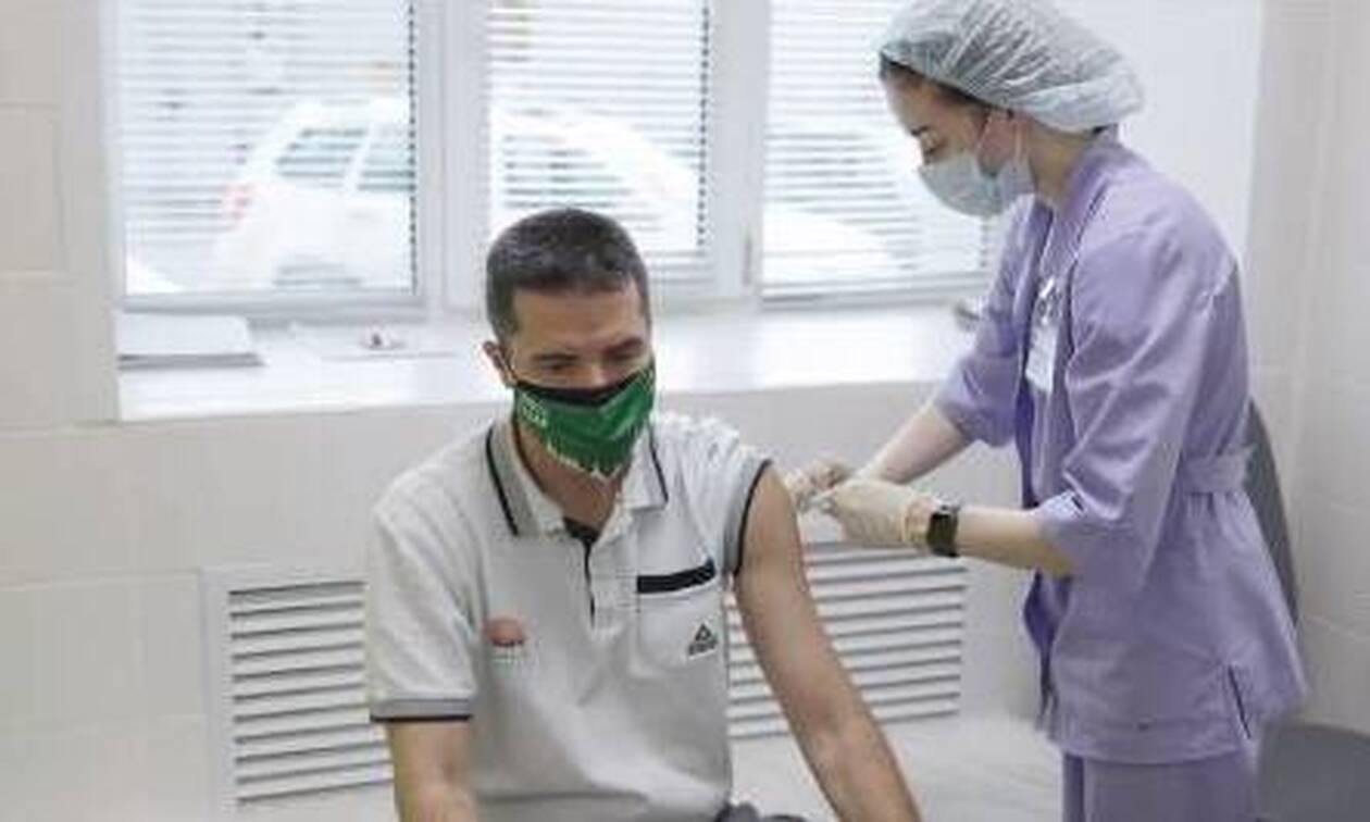 Κορονοϊός: Ο Έλληνας προπονητής που έκανε το ρωσικό εμβόλιο, Sputnik V (video)