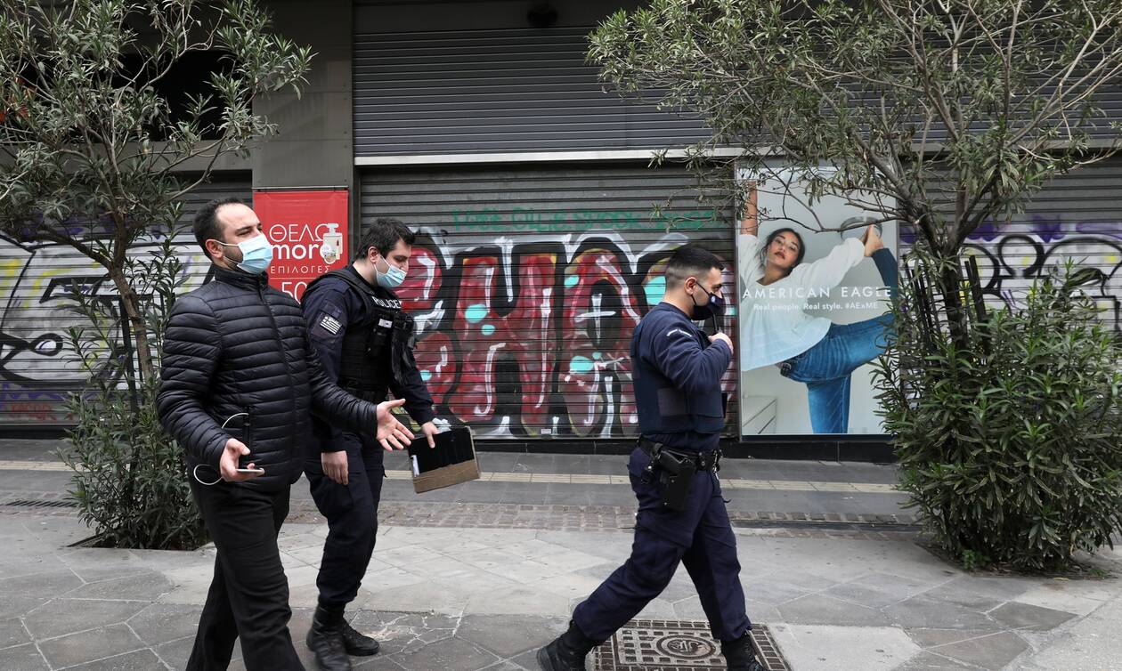 Lockdown: Άνοιξε παράνομα το πολυκατάστημα «Notos» στο κέντρο της Αθήνας - To «σφράγισε» η ΕΛΑΣ