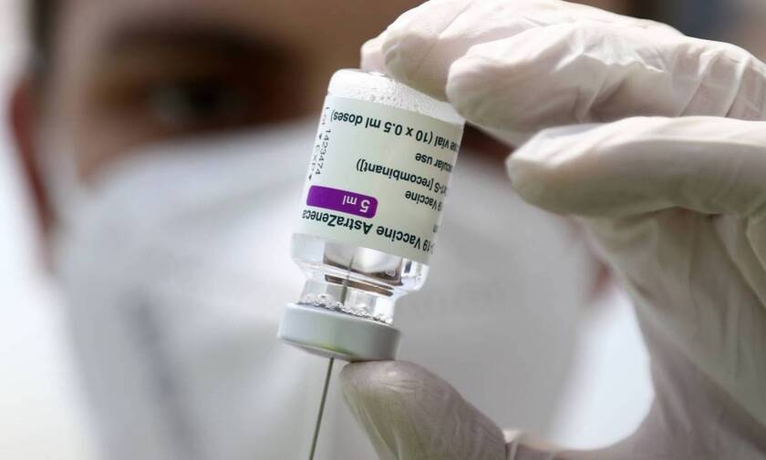 Κορονοϊός - Βρετανία: «Παγώνει» η χορήγηση του εμβολίου της AstraZeneca σε νεότερους ανθρώπους