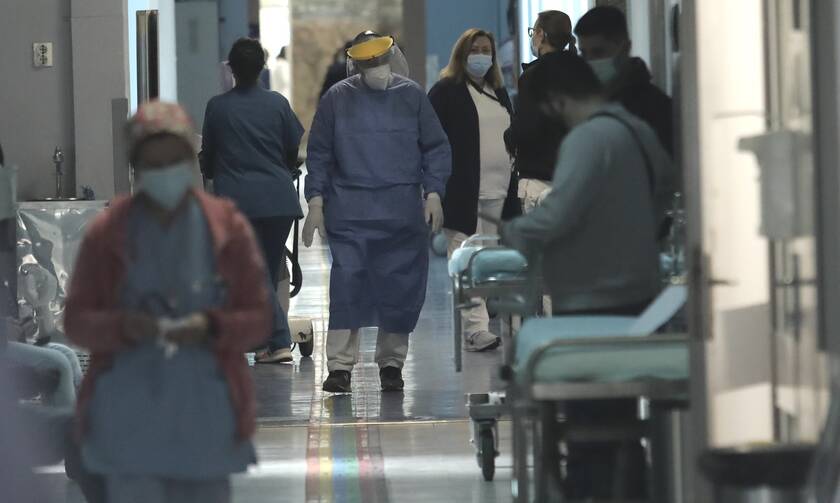 Θεσσαλονίκη: «Ασφυξία» από τους 800 ασθενείς με κορονοϊό – Εκτάκτως στην πόλη ο Κοντοζαμάνης