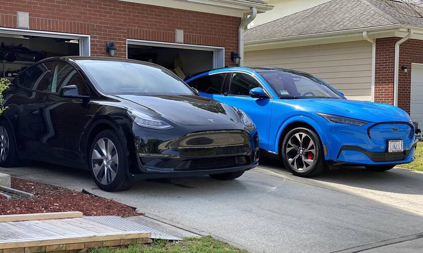Πόσο φανατικοί είναι οι οδηγοί των Tesla με τα αυτοκίνητα τους;