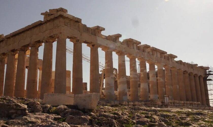BBC: «Η Ελλάδα περιμένει τους τουρίστες να επιστρέψουν»