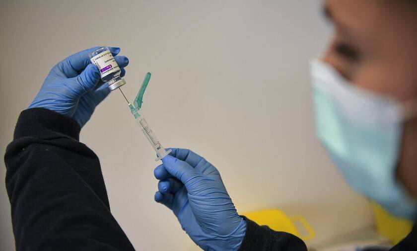 Κορονοϊός Ισπανία: Η χώρα θα εμβολιάσει τους 60-69 ετών με το εμβόλιο της AstraZeneca