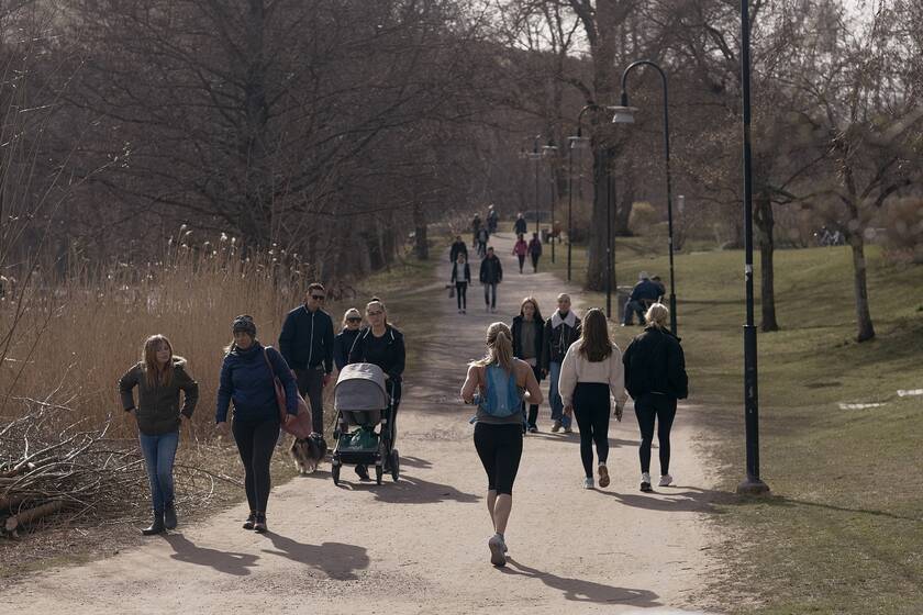 Στοκχόλμη: Στο «κόκκινο» οι εντατικές- Kαταρρέει το «σουηδικό μοντέλο» διαχείρισης της πανδημίας