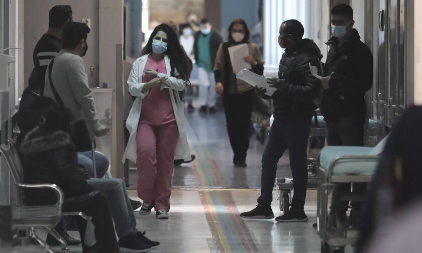 Κορονοϊός - ΠΟΕΔΗΝ: Πεθαίνουν ασθενείς περιμένοντας ΜΕΘ – Τελειώνουν και στην επαρχία