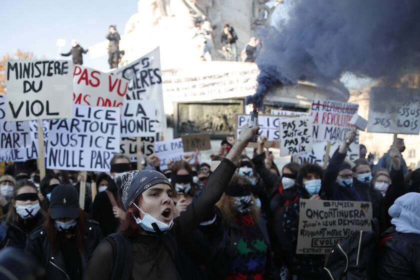 Γαλλία: Προς έγκριση ο νόμος για την «καθολική ασφάλεια» που έβγαλε τους Γάλλους στους δρόμους