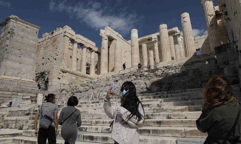 Τουρισμός: Τα μέτρα για Έλληνες πολίτες και τουρίστες μετά το άνοιγμα - Η απάντηση Χαρδαλιά