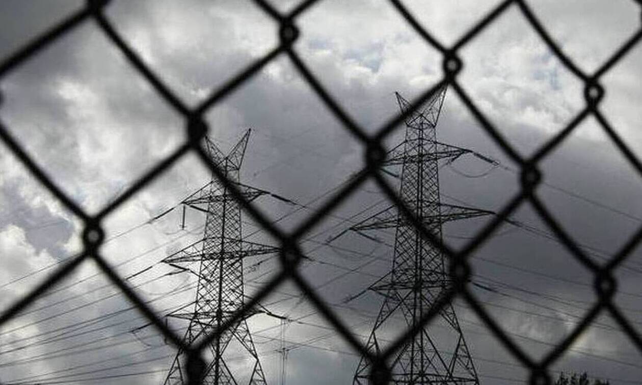 Διακοπή ρεύματος στα Ανώγεια: Νοτιάδες έκοψαν στη μέση κολώνα της ΔΕΗ